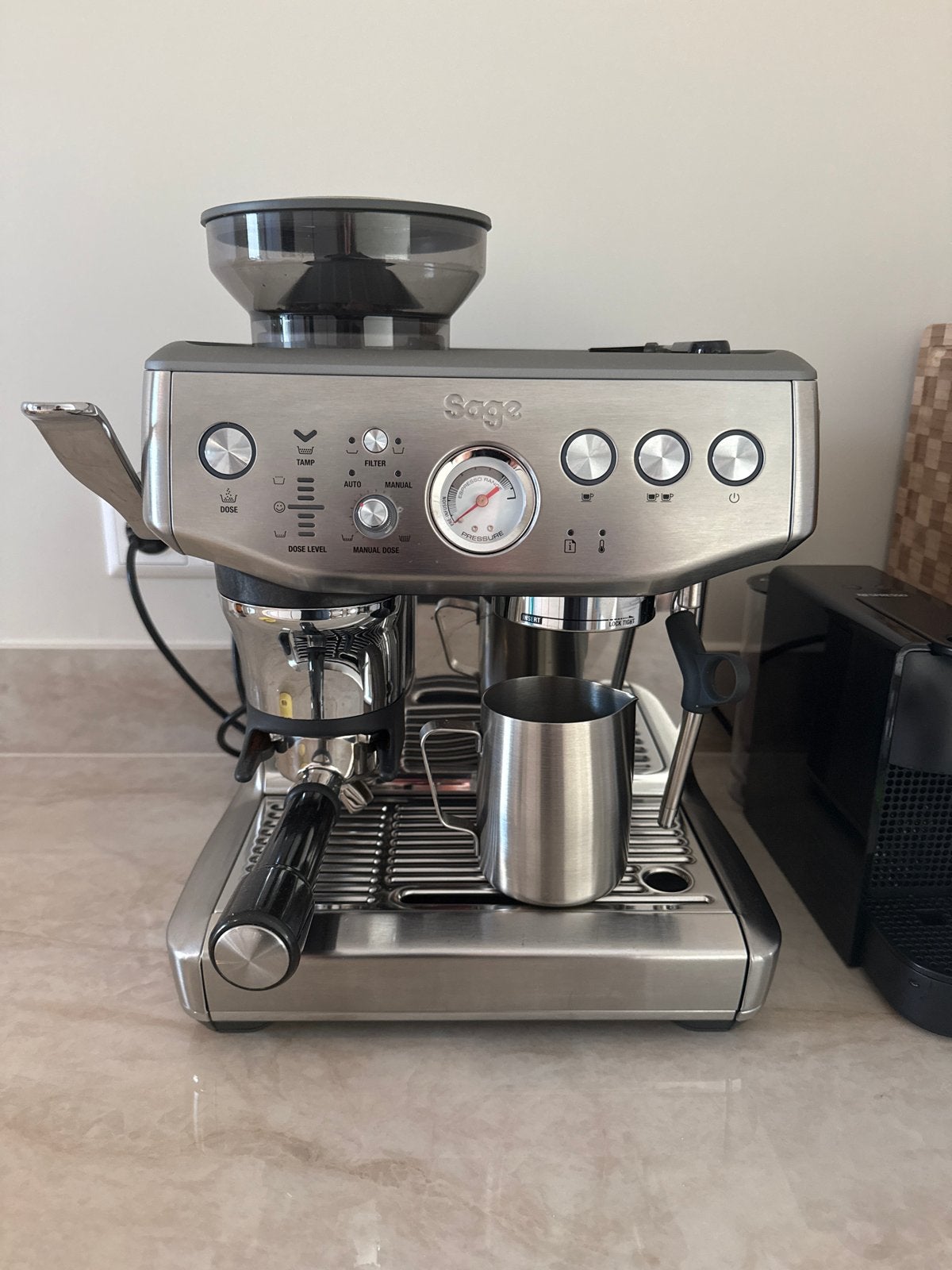 Sage Barista Express Impress, Witgoed en Apparatuur, Koffiezetapparaten, Afneembaar waterreservoir, Espresso apparaat, Zo goed als nieuw
