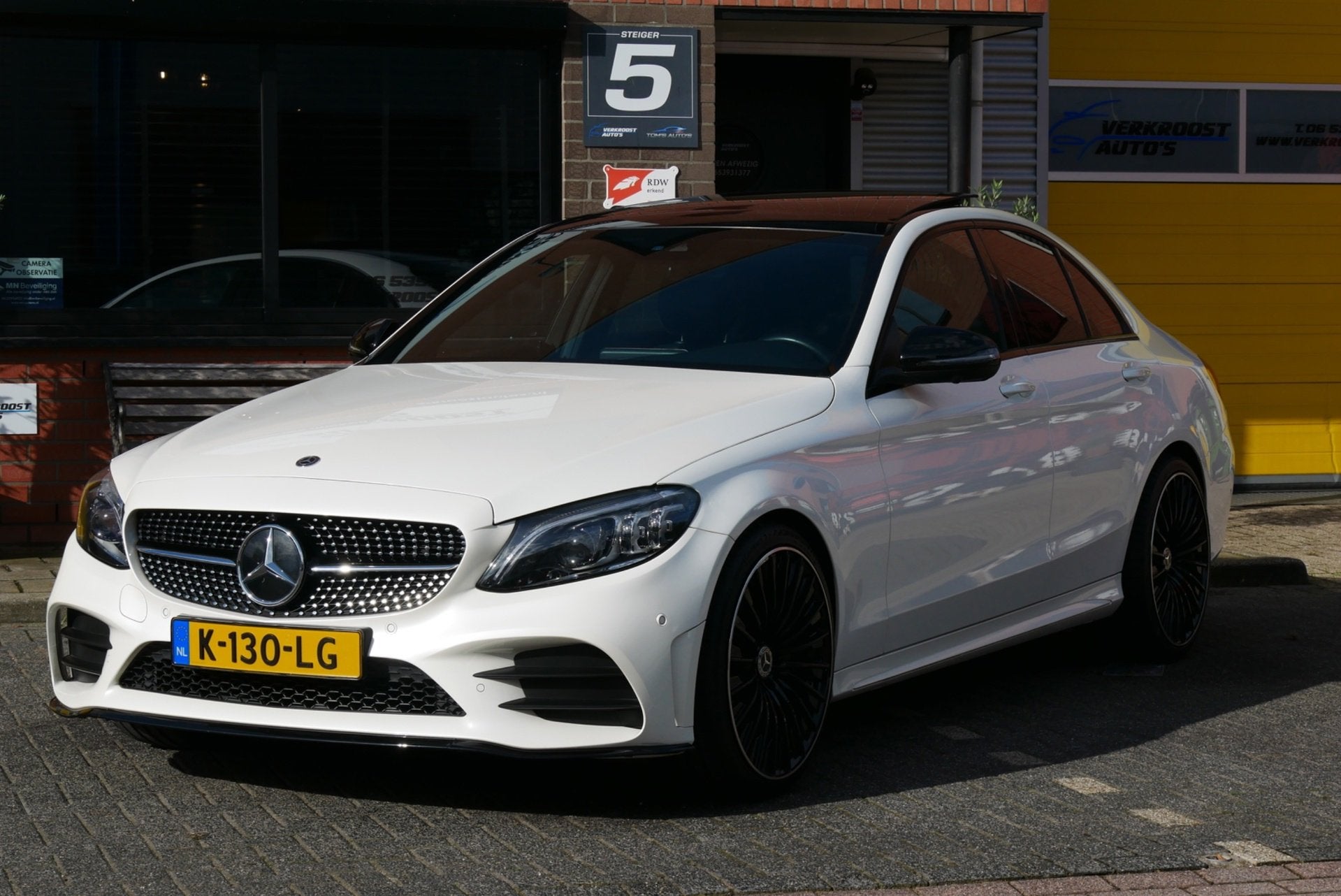 Mercedes-Benz C-klasse 180 c43 AMG look. pano. leder. 360cam, Auto's, Automaat, Dealer onderhouden, Wit, Verwarmde buitenspiegels