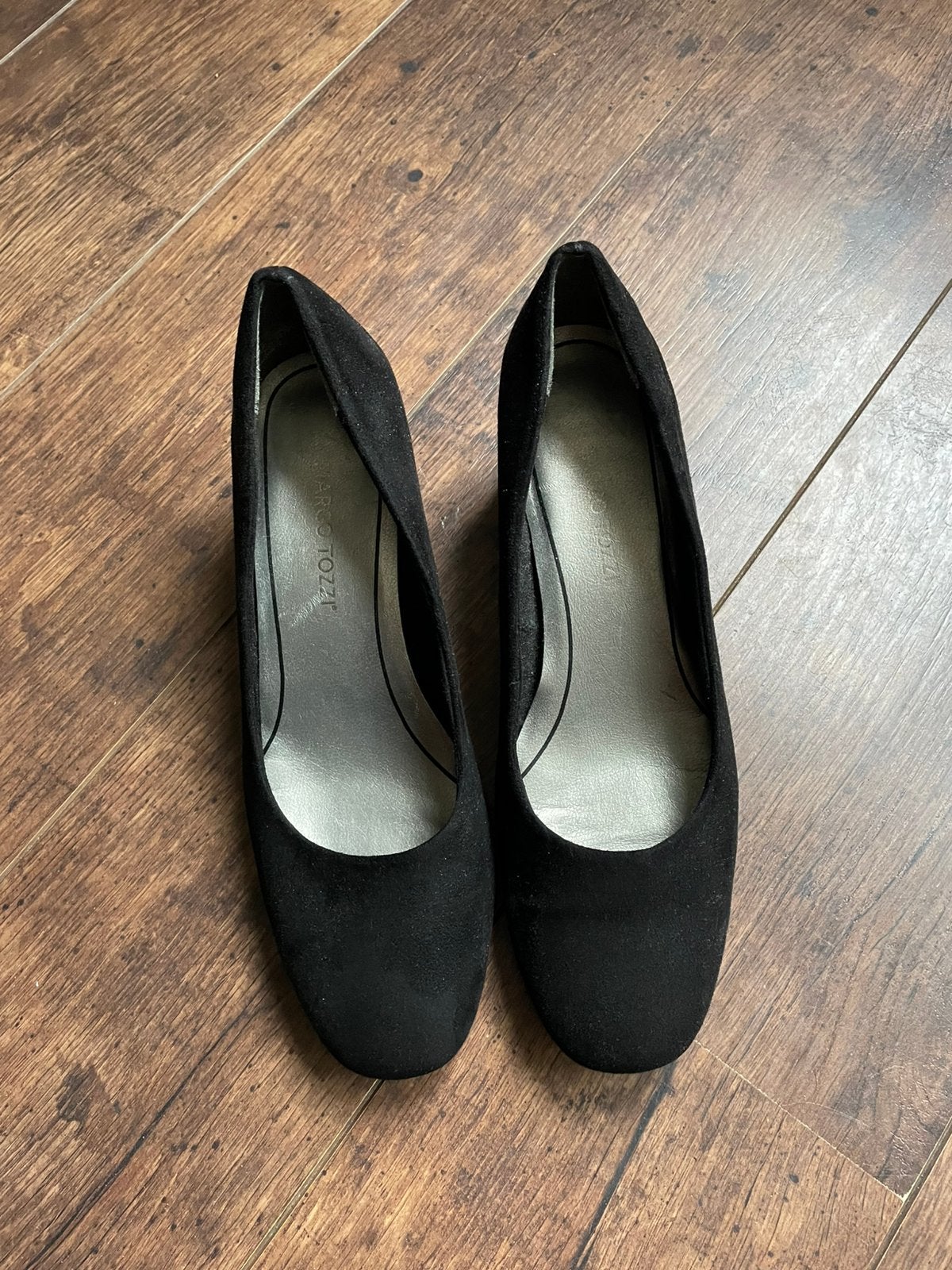 Zwarte pumps maat 39 valt iets kleiner, Ophalen, Gedragen, Zwart