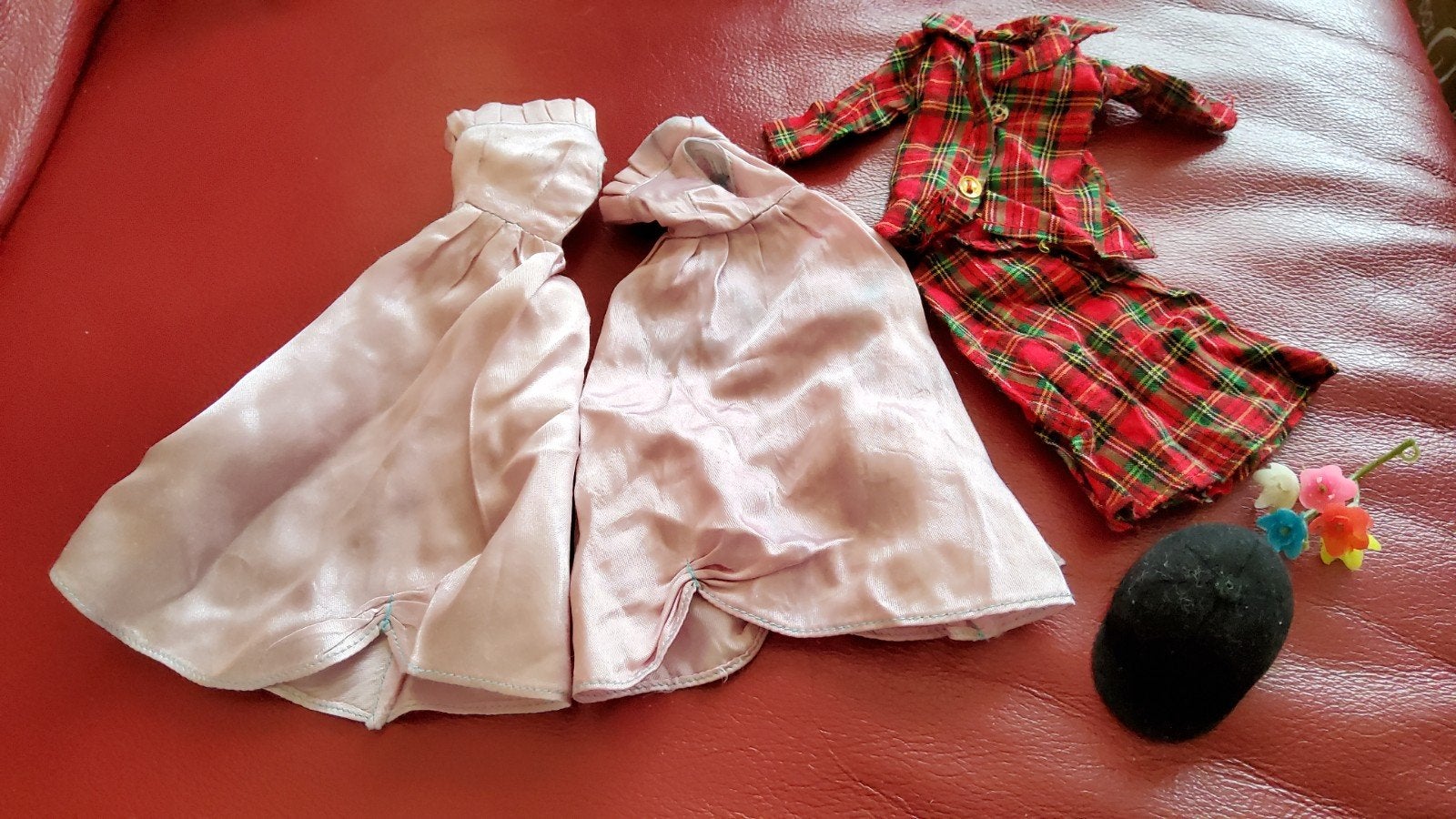 Vintage Barbie Sindy Fleur Tienerpop outfit bloemen cape., Ophalen of Verzenden, Zo goed als nieuw, Fashion Doll