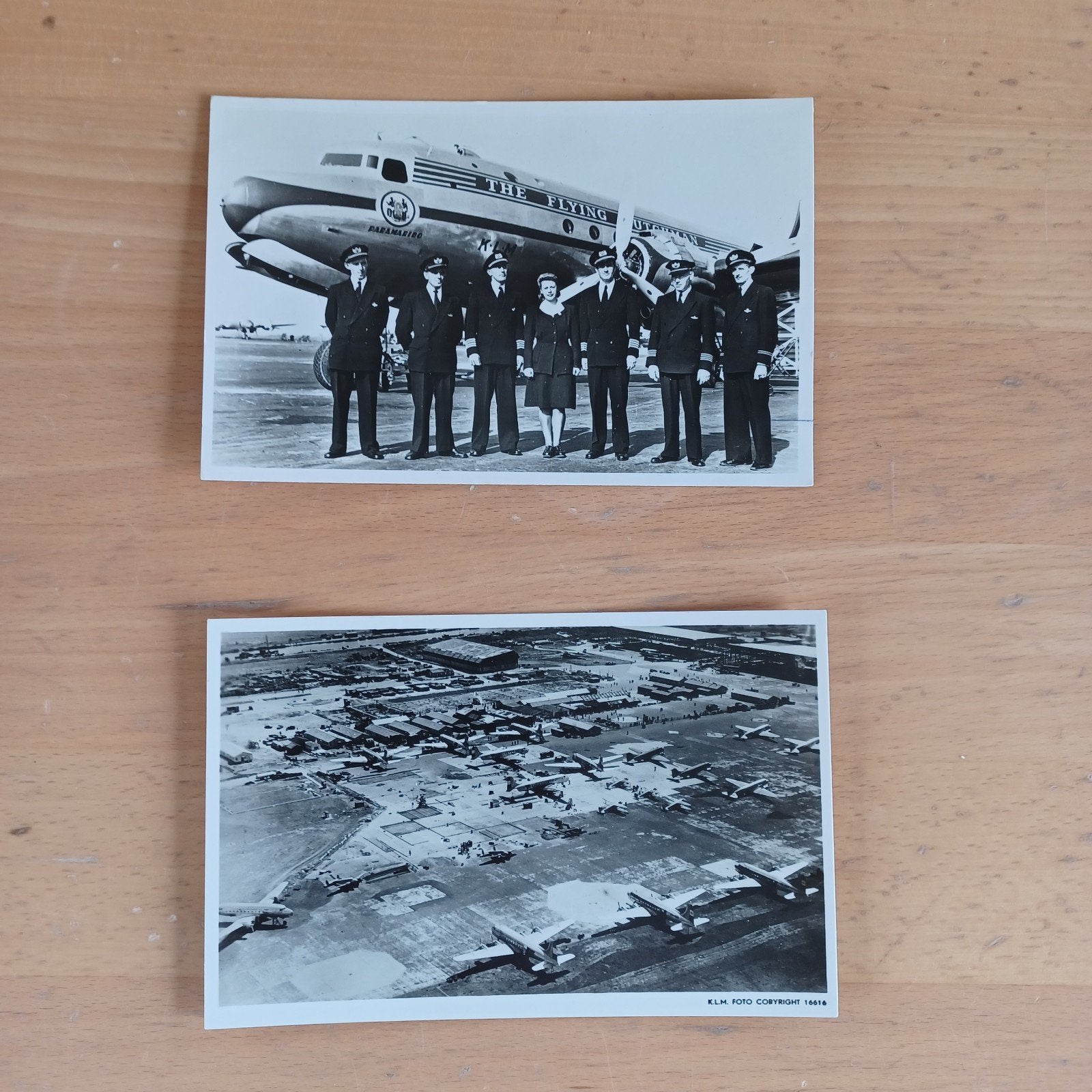 KLM Schiphol 1946 & Crew Douglas DC4 Ansichtkaarten, Verzamelen, Ansichtkaarten | Nederland, Ongelopen, Noord-Holland, 1940 tot 1960