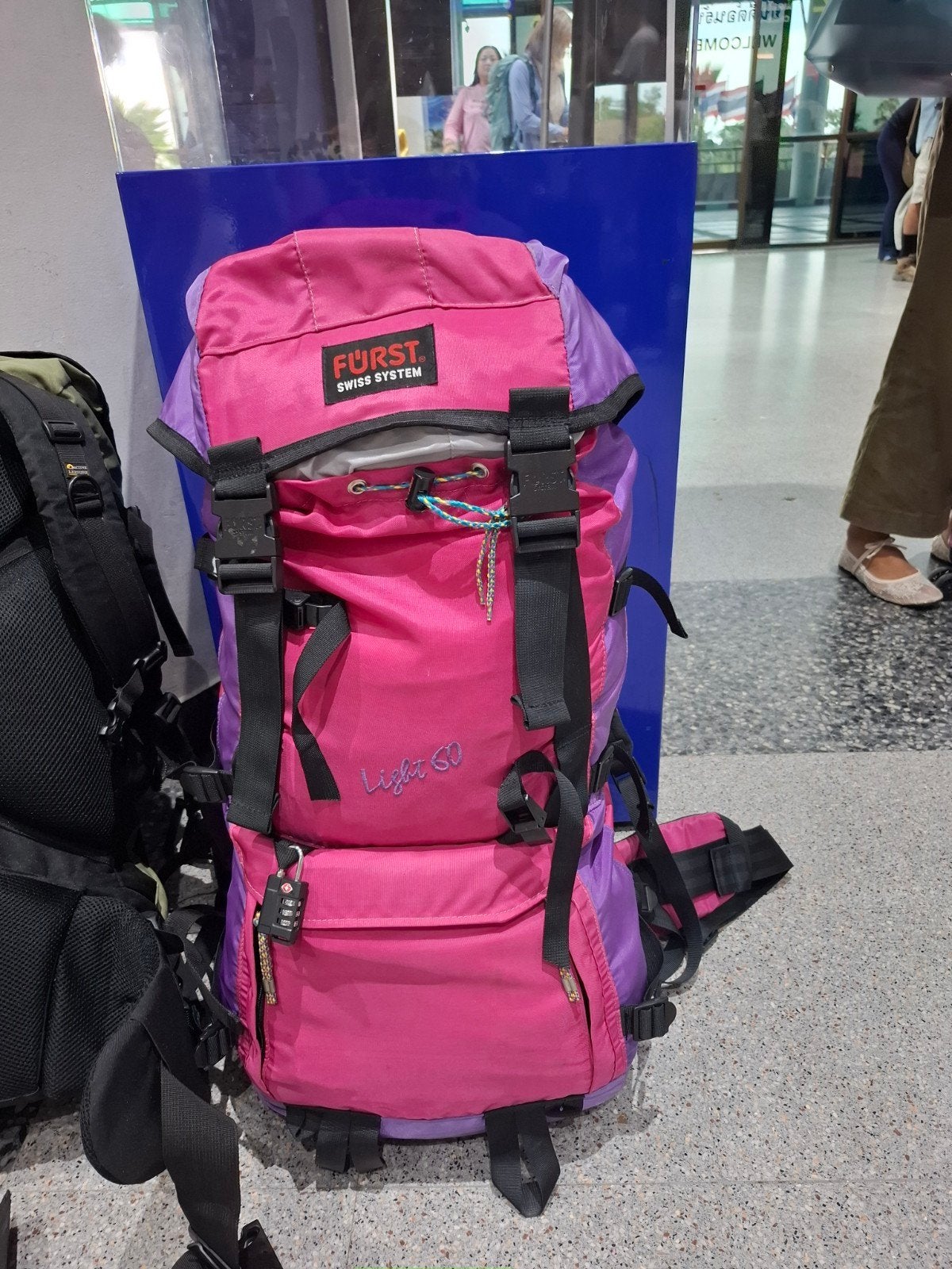 Furst Swiss System Light 60L Backpack - Roze/Paars, Overige merken, Gebruikt, Ophalen of Verzenden, Minder dan 25 cm