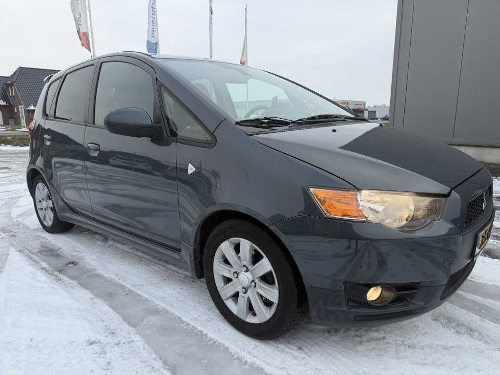 Mitsubishi Colt 1.5 Intense Airco Cruise Control Apk:"Nieuw, Metallic lak, 4 cilinders, 965 kg, Colt