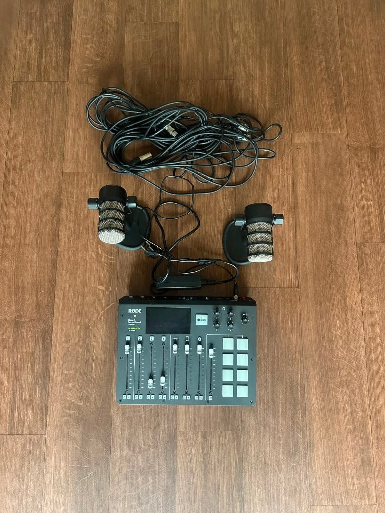 Podcast Set (RØDECaster Pro ) + 2x PodMic - Complete set, Muziek en Instrumenten, Microfoons, Ophalen of Verzenden, Zo goed als nieuw