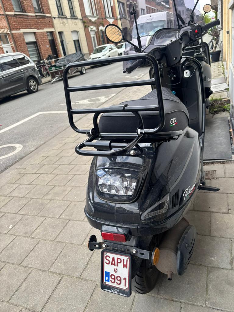 Gts toscana, Fietsen en Brommers, Snorfietsen en Snorscooters, Ophalen, Zo goed als nieuw, Benzine, Overige merken
