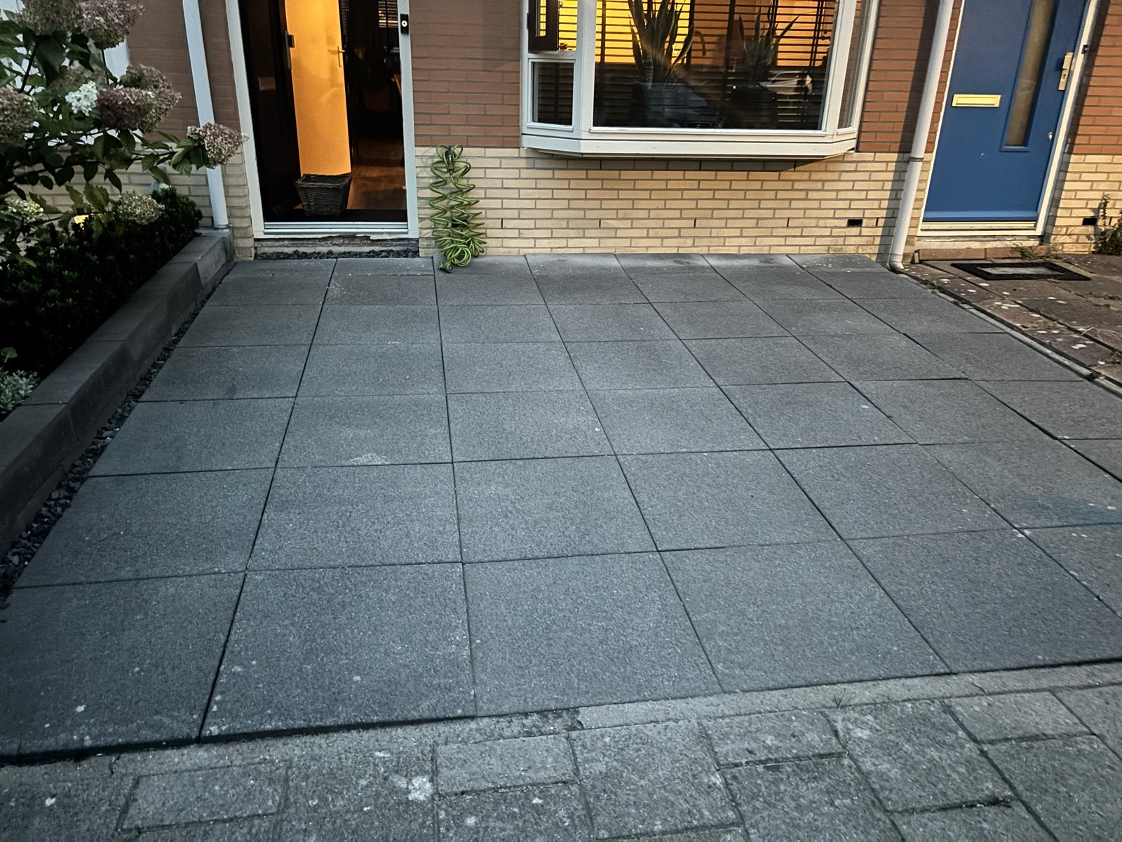 Gratis ophalen Tuintegels van beton, 60 x 60 cm, Tuin en Terras, Tegels en Klinkers, Ophalen, Gebruikt, 10 m² of meer, Beton