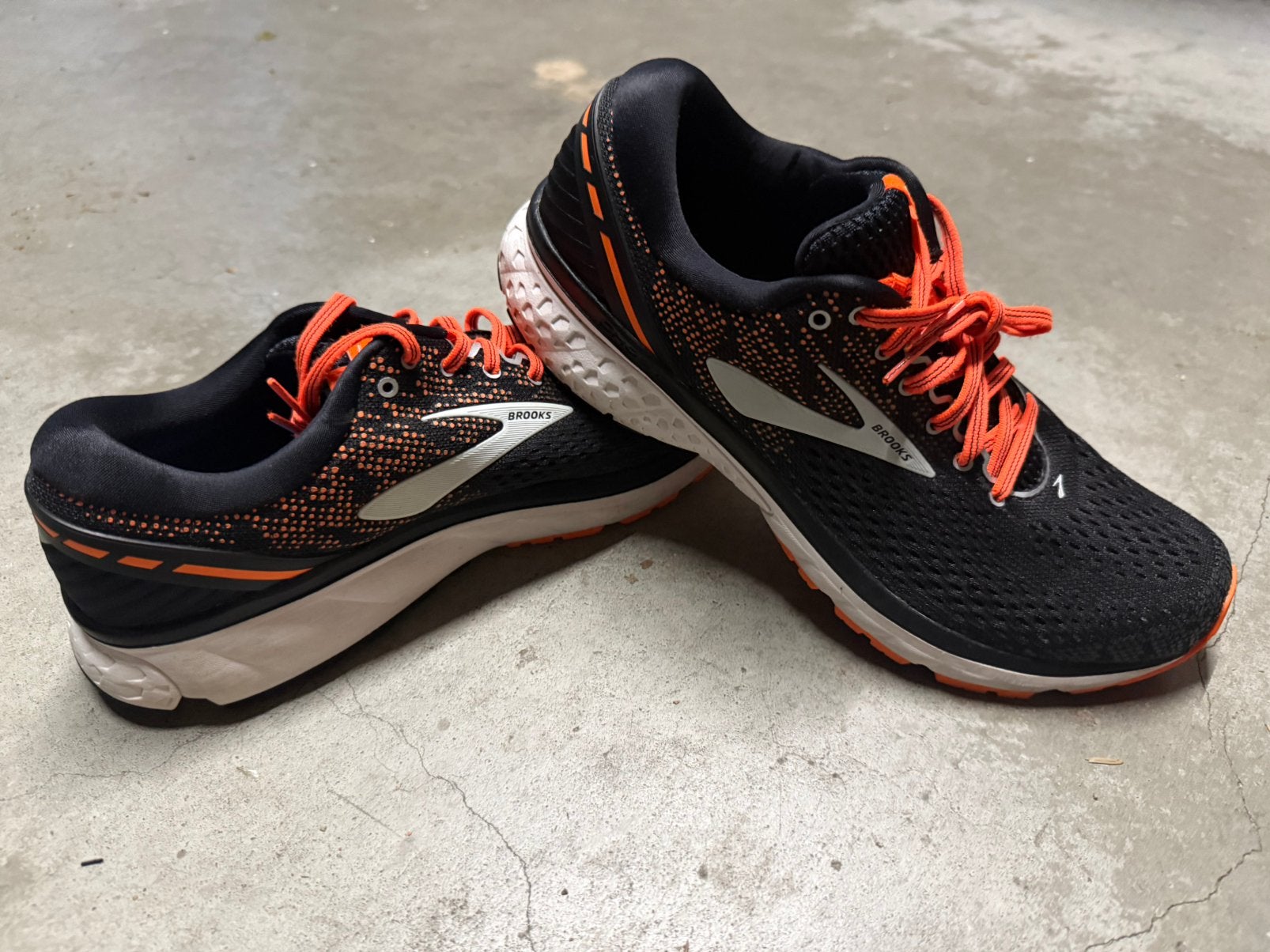 Brooks hardloopschoenen maat 45,5 nieuw!!, Sport en Fitness, Loopsport en Atletiek, Ophalen of Verzenden, Zo goed als nieuw, Hardloopschoenen