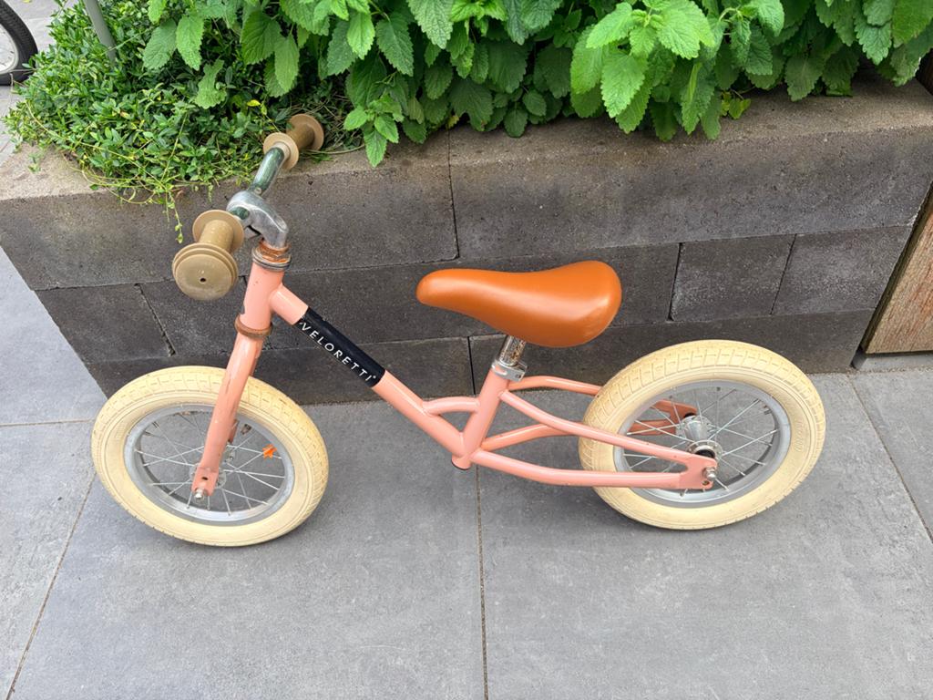 Veloretti loopfiets roze, Fietsen en Brommers, Fietsen | Kinderfietsjes, Gebruikt, Minder dan 16 inch, Ophalen