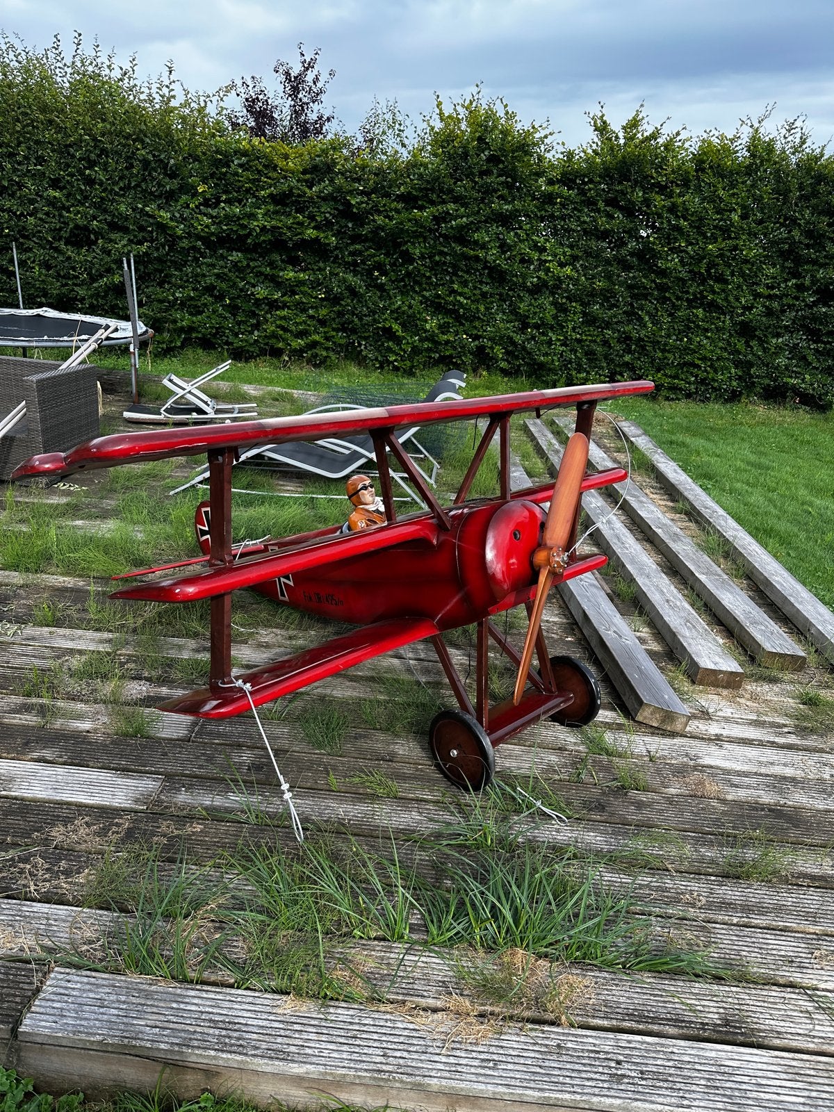 Rode driedekker vliegtuig model - Fokker Dr.I replica, Zo goed als nieuw, Groter dan 1:72, Vliegtuig, Ophalen
