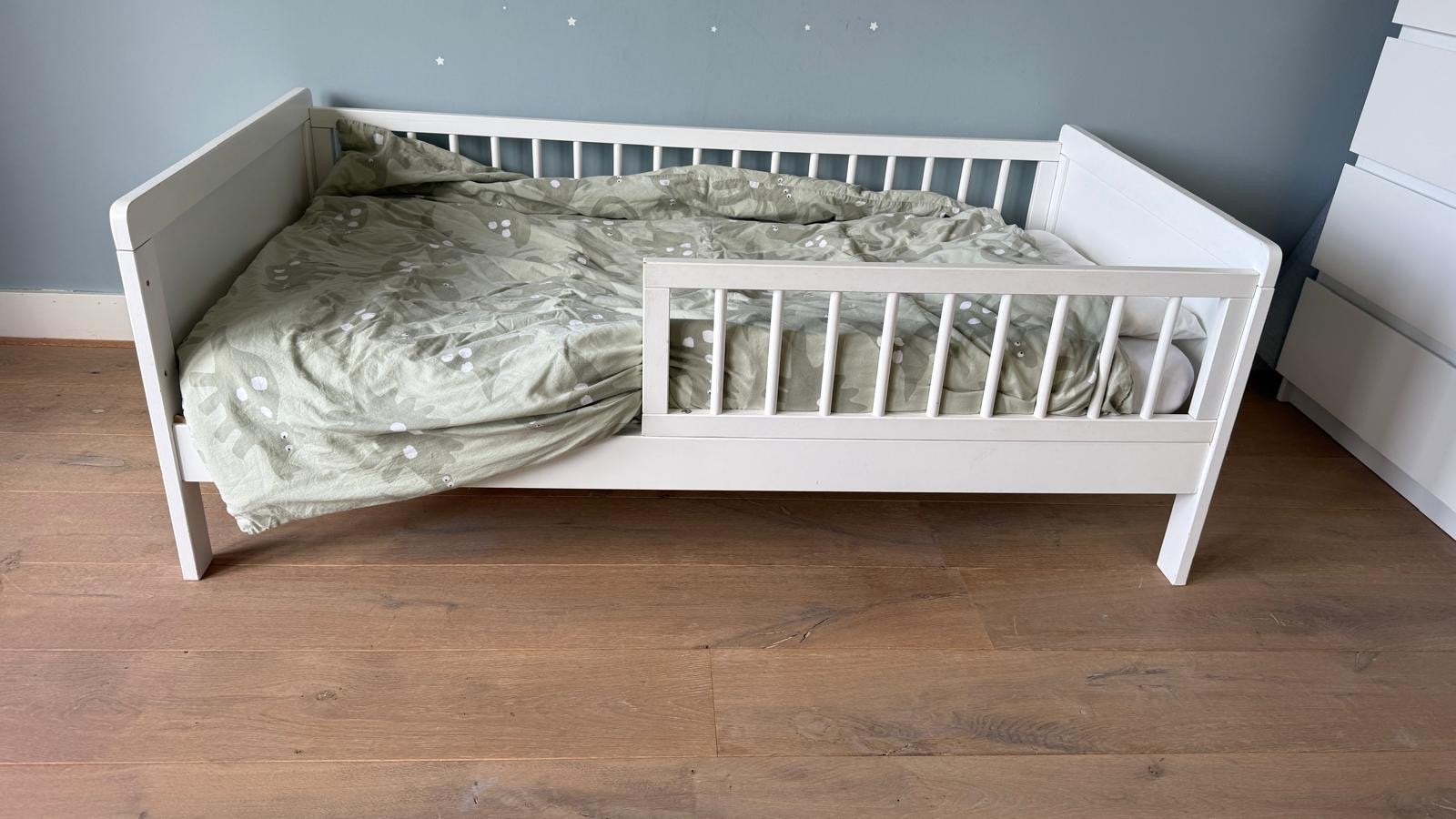 Petit Amelie kinderbed met lattenbodem en matras, Kinderen en Baby's, Ophalen, Gebruikt, Lattenbodem, Minder dan 140 cm