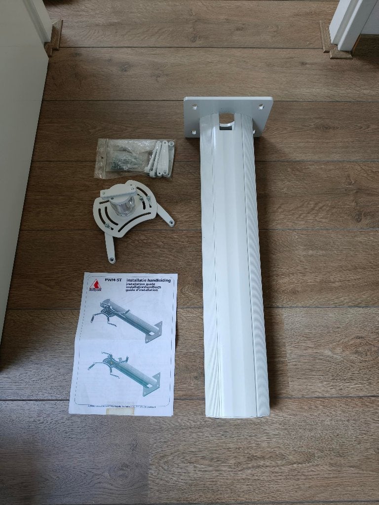 Muurbeugel beamer / projector, Ophalen, Zo goed als nieuw, Beamerbeugel