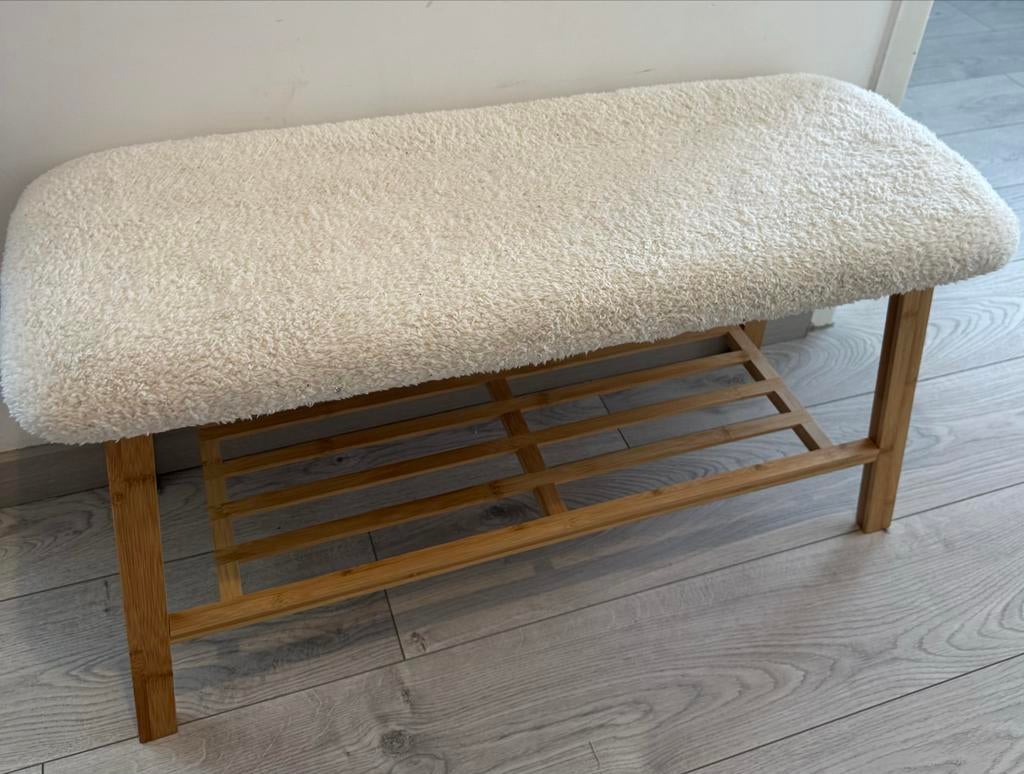 Schoenenbankje met teddy bekleding en bamboe onderstel, Huis en Inrichting, Ophalen, Gebruikt
