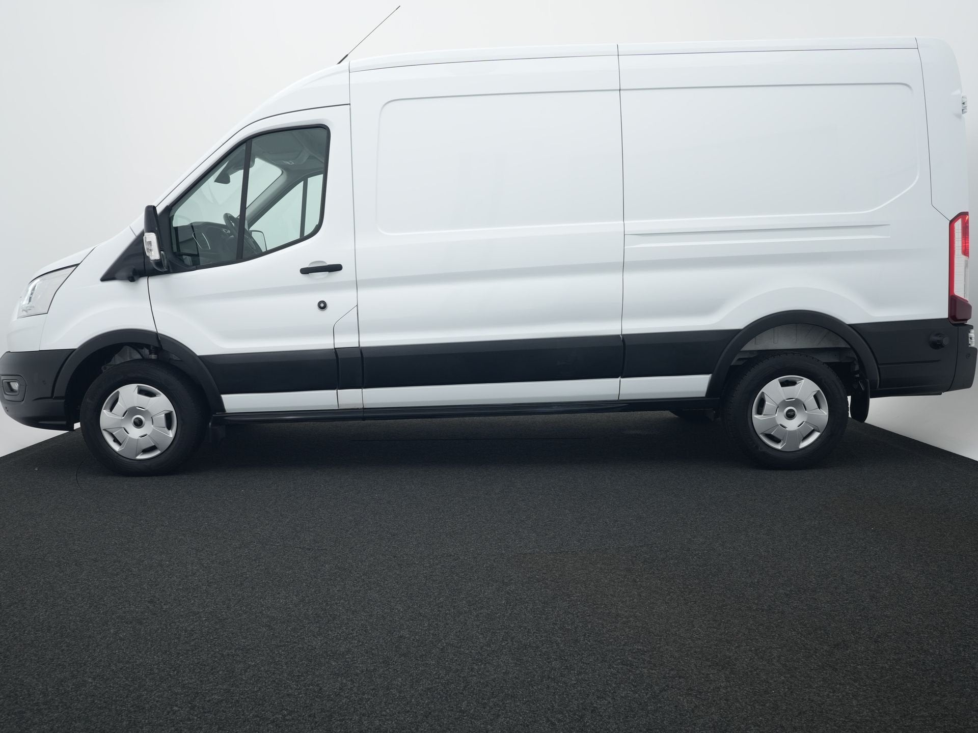 Ford Transit 350 2.0 TDCI L3H2 Trend RWD | Achteruit rijcame, Verwarmde buitenspiegels, 4 cilinders, 2500 kg, Wit