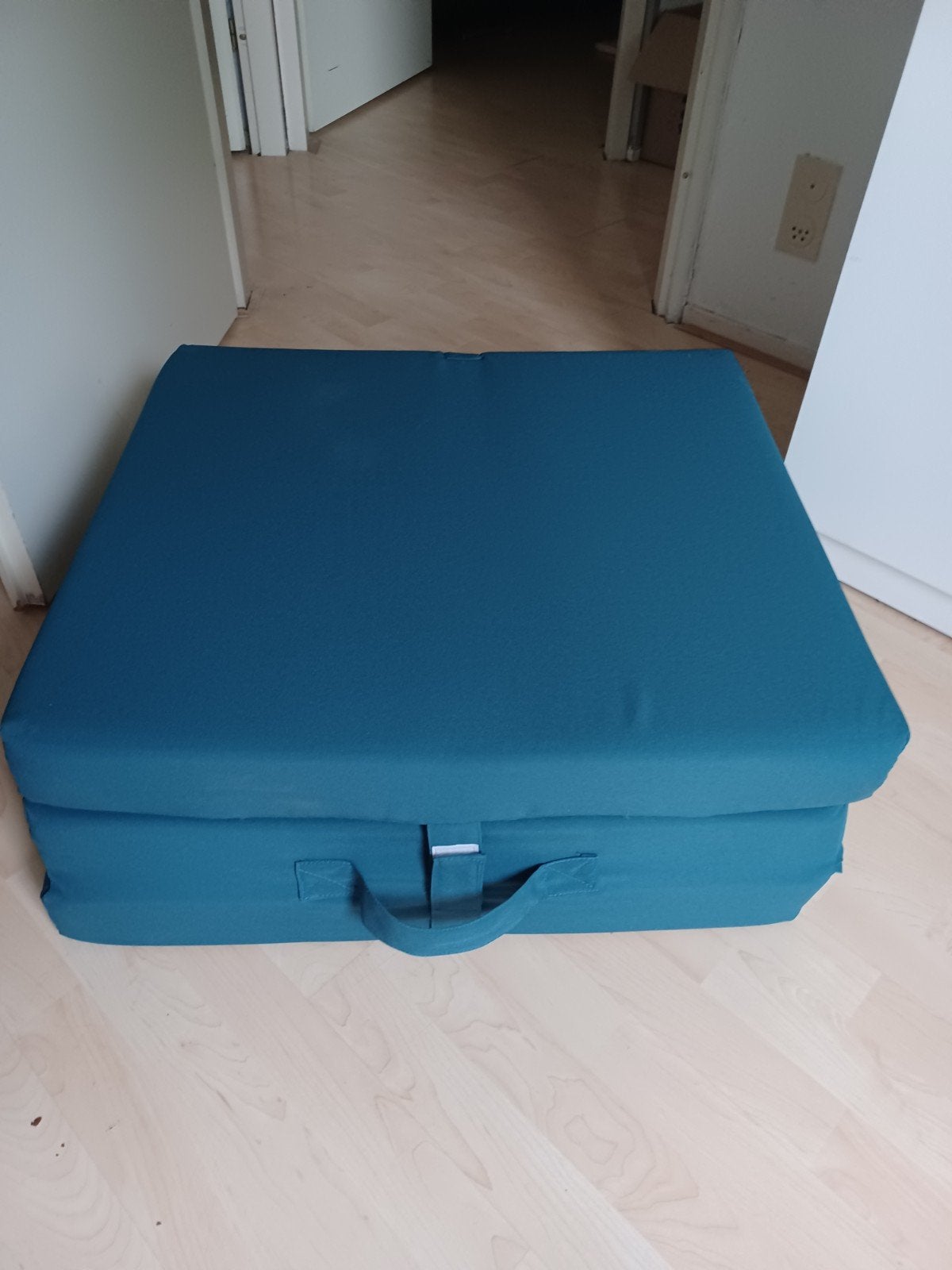Turqouise Logeer-/ Camping matras/bed, Ophalen, 190 cm of minder, Zo goed als nieuw, Stof