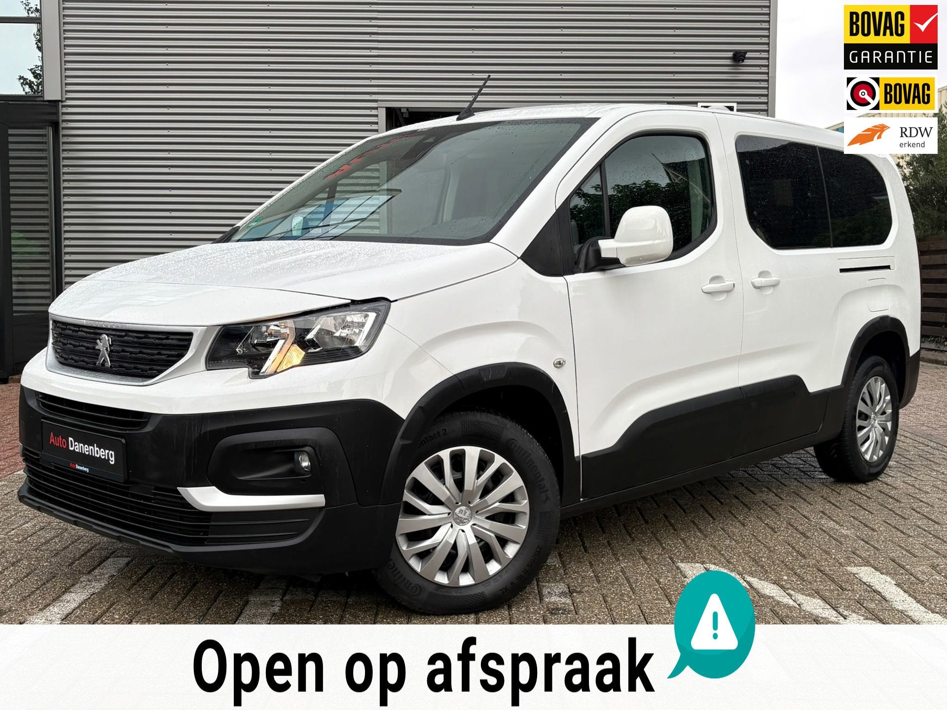Peugeot Rifter Long 1.2 Puretech Long Active WEINIG KM, Auto's, Voorwielaandrijving, Dealer onderhouden, Stof, Zwart