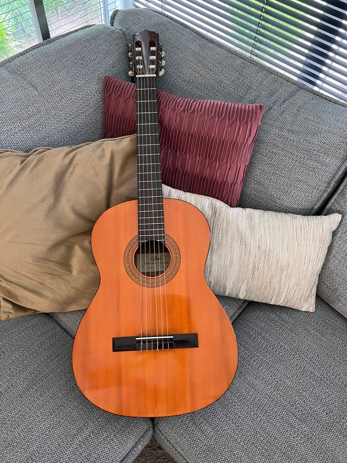 Aria AC-6 Concert Guitar – Made in Japan., Muziek en Instrumenten, Snaarinstrumenten | Gitaren | Akoestisch, Ophalen, Zo goed als nieuw