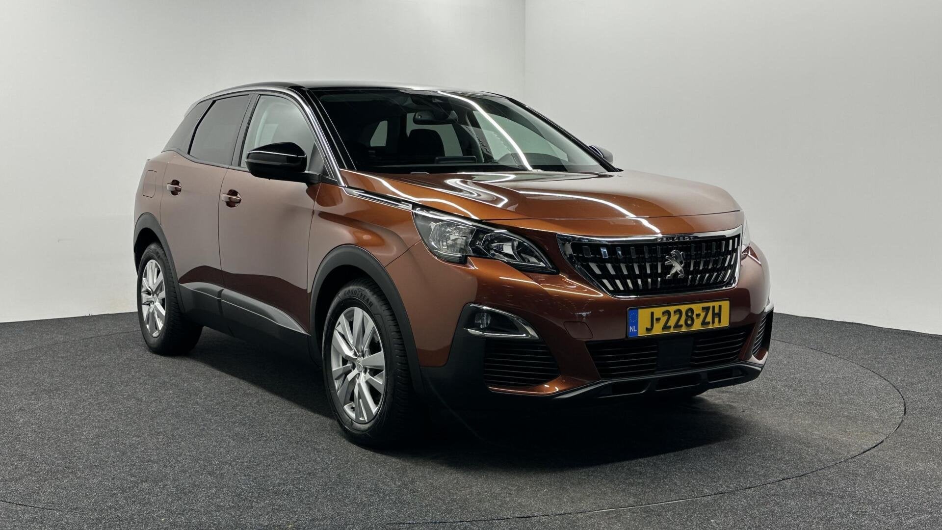 Peugeot 3008 1.2 PureTech Blue lease Executive Avantage NAVI, Auto's, Voorwielaandrijving, Stof, Gebruikt, 1199 cc