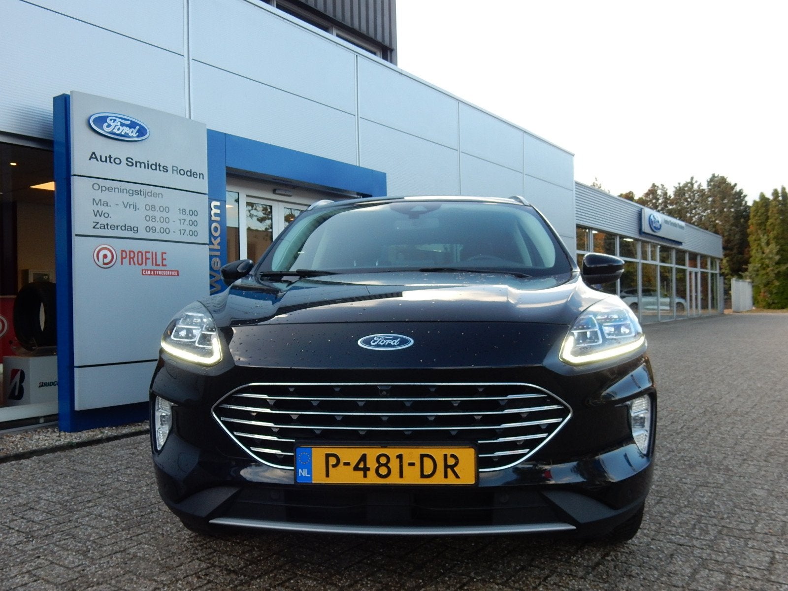 Ford Kuga 150PK EcoBoost Titanium X | Trekhaak | 1.800KG tre, Auto's, 15 km/l, Verwarmde buitenspiegels, Leder en Stof, Zwart