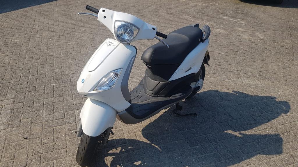 Piaggio Fly 2009 Brom Wit (50km/pu), Gebruikt, Overige modellen, Ophalen of Verzenden, 80 cc