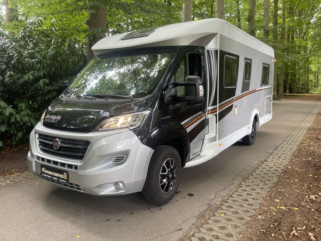 Dethleffs Diplomat Queensbed 52000 km Airco Nieuwstaat 2017, Caravans en Kamperen, Campers, Ringverwarming, Fiat, Bedrijf, Tot en met 3