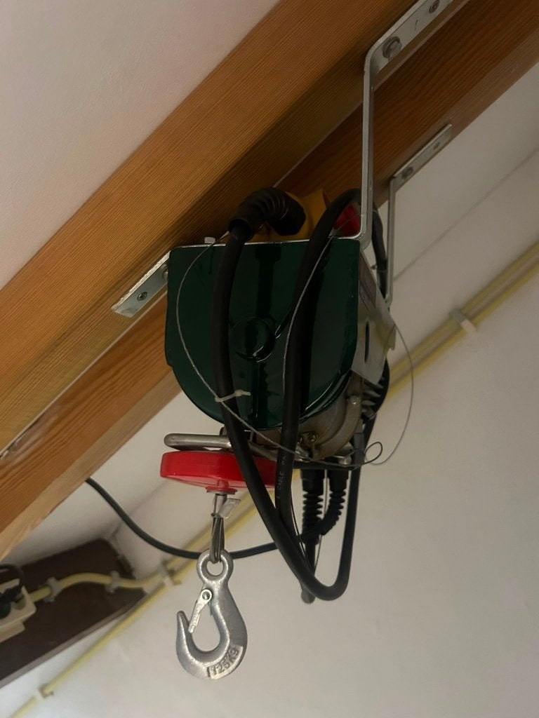 Elektrische takel / lier, Doe-het-zelf en Verbouw, Lieren en Takels, Ophalen, Zo goed als nieuw, Elektrisch