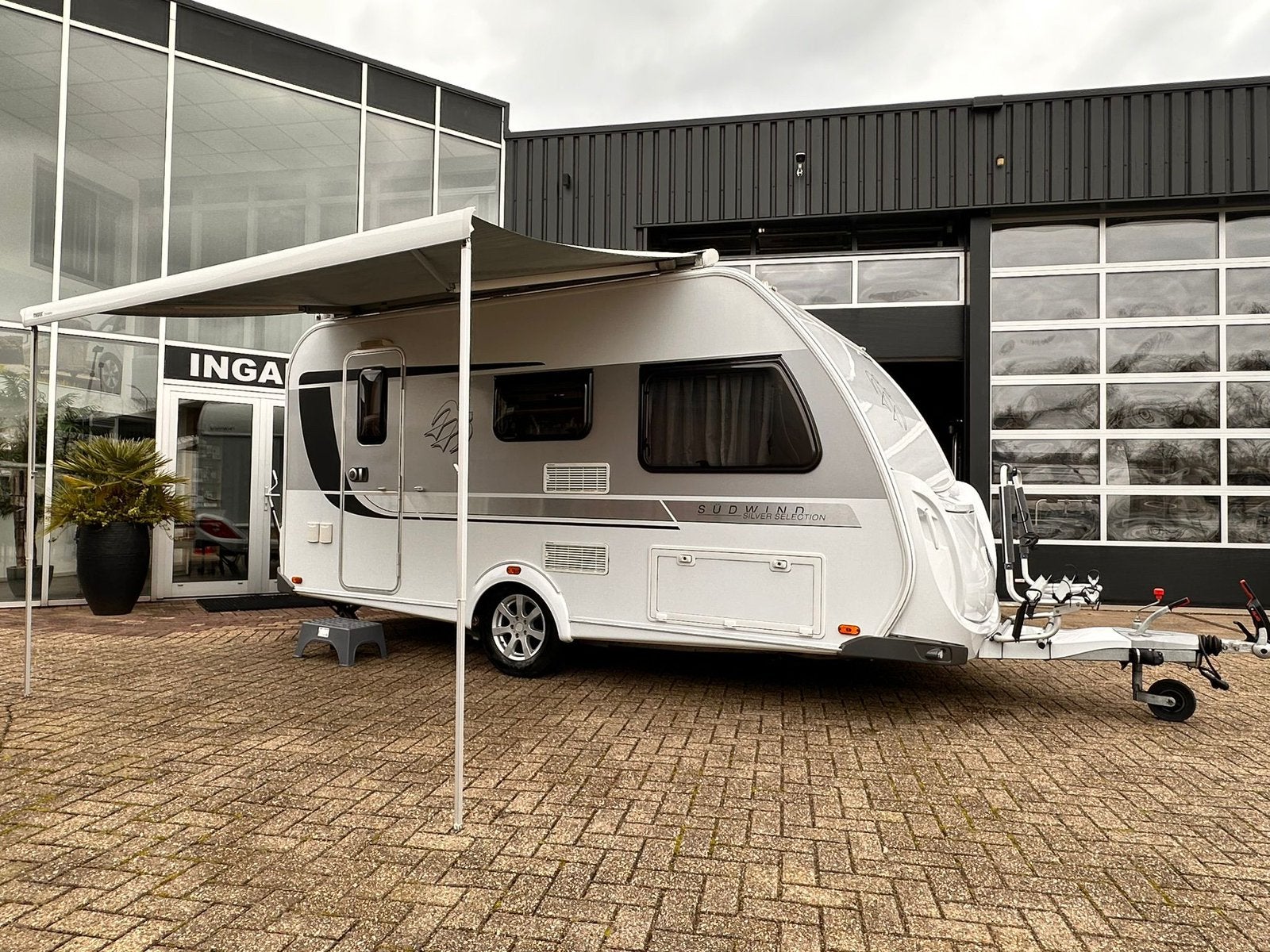 Knaus Südwind Silver Selection Caravan 2017 QD 420, Bedrijf, Treinzit, Dwarsbed, 4 tot 5 meter