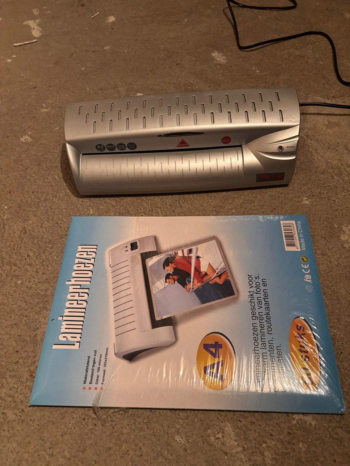 Peach A4 Laminator JR125 met lamineerhoezen, Computers en Software, Ophalen, Gebruikt