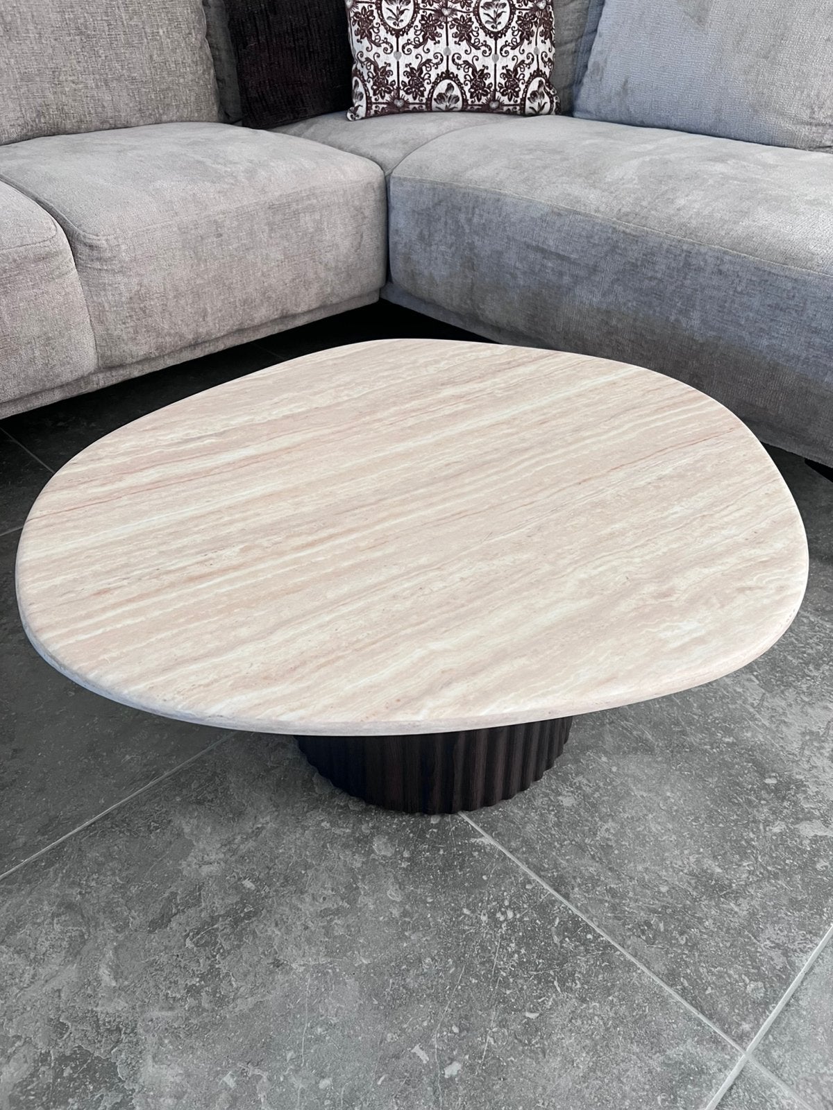 Travertin salontafel LUMZ, Huis en Inrichting, Tafels | Salontafels, Ophalen, 100 tot 150 cm, 50 tot 100 cm, Zo goed als nieuw