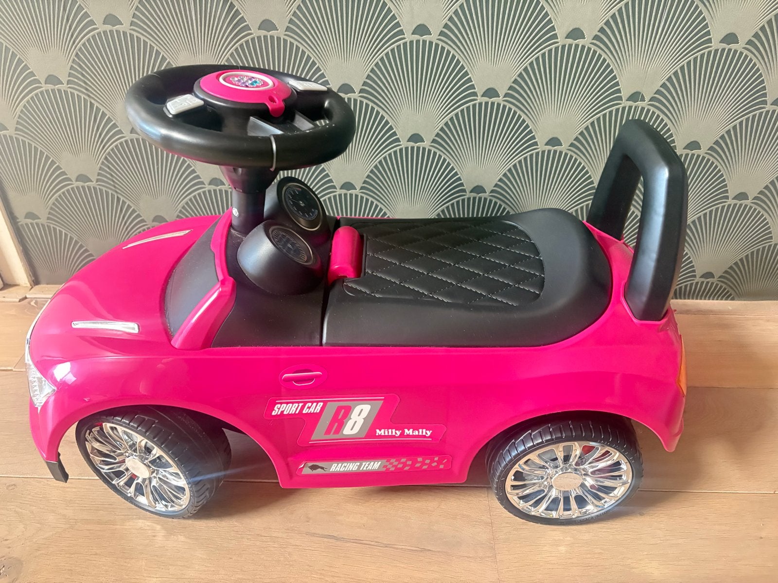 Roze loopauto muziek voor kinderen - Zo goed als nieuw, Ophalen of Verzenden, Zo goed als nieuw, Loopvoertuig