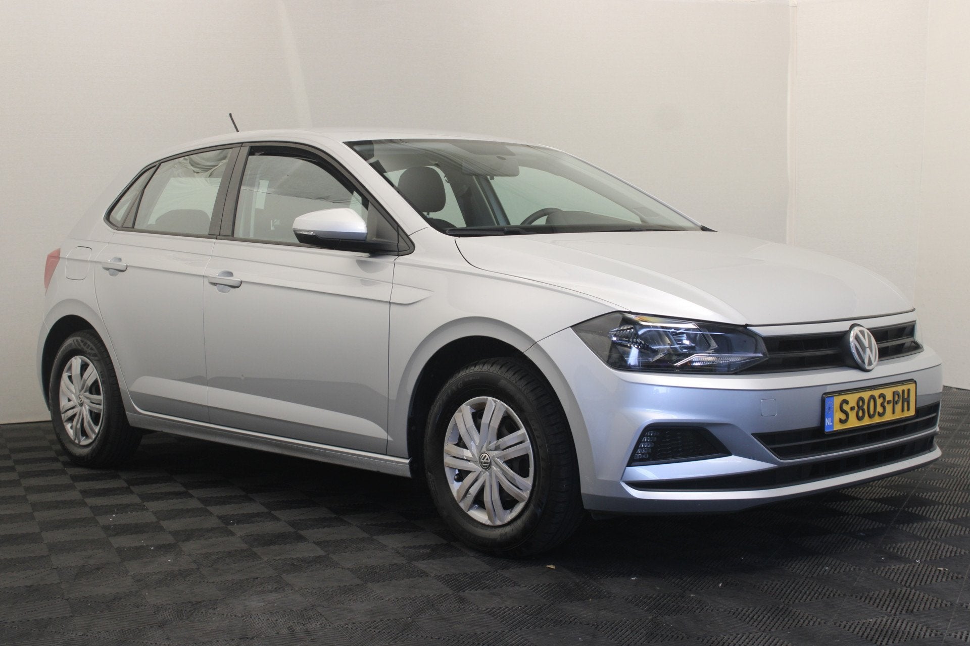 Volkswagen Polo 1.0 MPI Trendline (bj 2018), 1005 kg, Stof, Bedrijf, Handgeschakeld