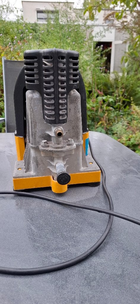 Compressor Kinzo model: 31L15, Ophalen, Gebruikt, 6 tot 10 bar, Minder dan 200 liter/min