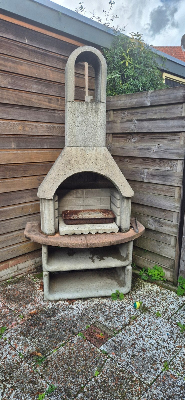 Betonnen buitenhaard / barbecue, Ophalen, Gebruikt, Onbekend