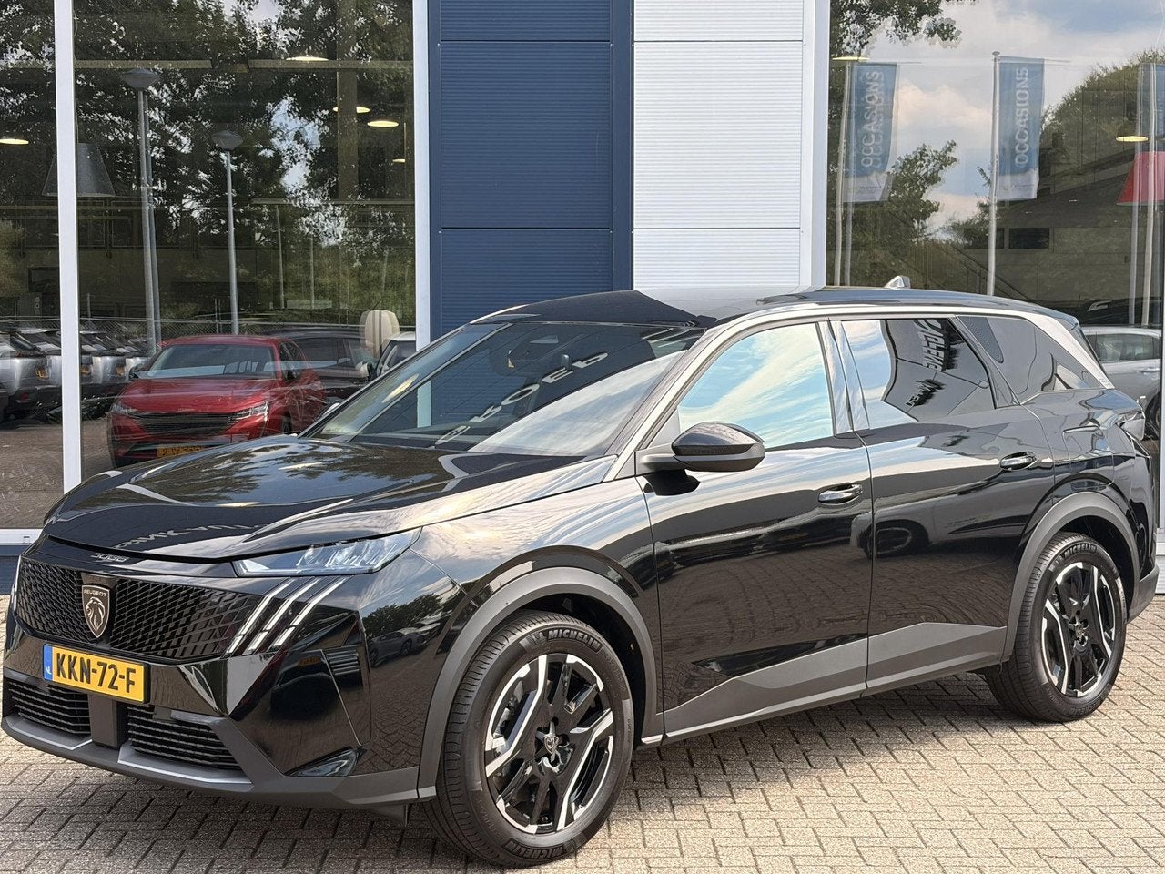 Peugeot E-5008 Allure 73 kWh 7-zits Navigatie | Parkeercamer, Automaat, 213 pk, 7 stoelen, SUV of Terreinwagen