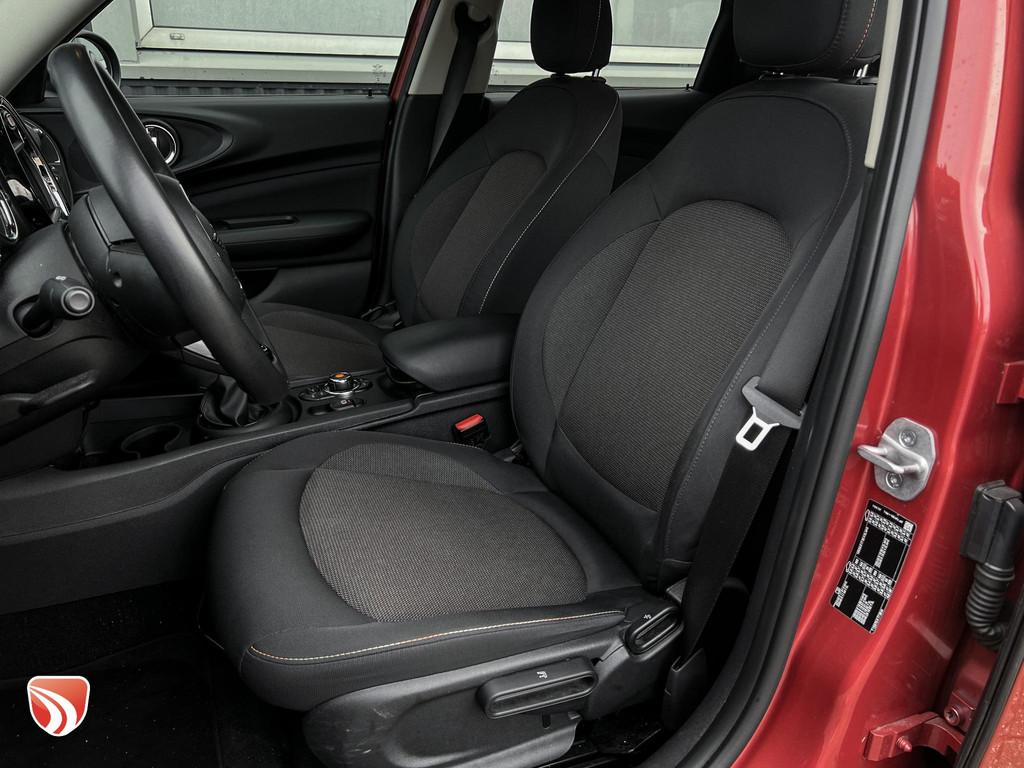 Mini Clubman 1.5 Cooper 136pk | CarPlay | Navi | Cruise Cont, Auto's, Voorwielaandrijving, Gebruikt, 700 kg, Navigatiesysteem