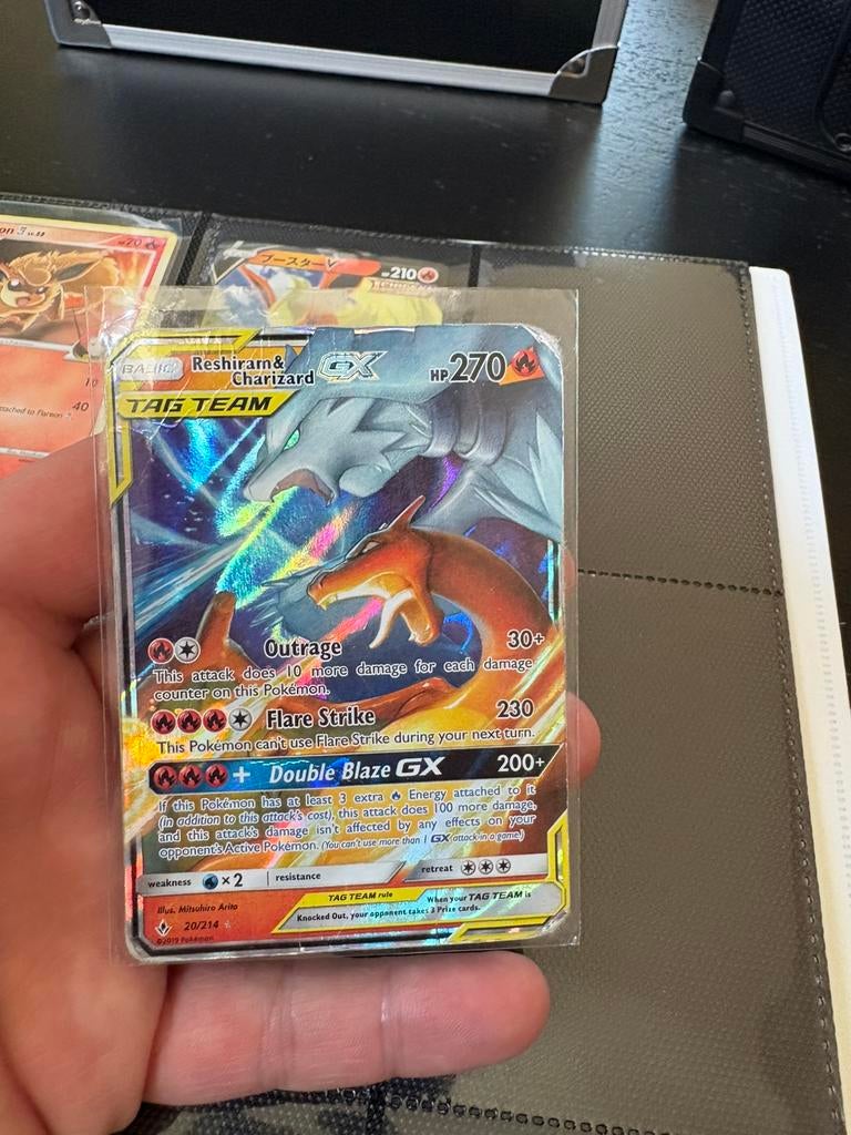 Reshiram en charizard hp, Ophalen of Verzenden, Zo goed als nieuw, Meerdere kaarten, Foil