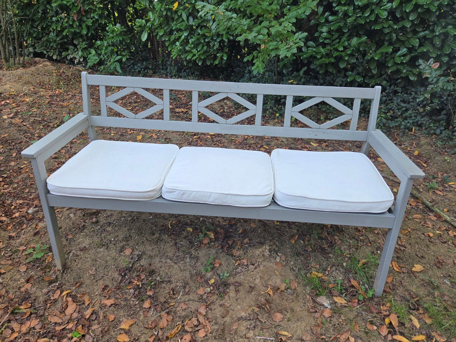 Houten tuinbank met kussens-Ikea Bondholmen, Ophalen, Gebruikt, Hout