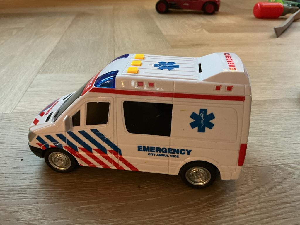 Speelgoed ambulance, Ophalen of Verzenden, Gebruikt