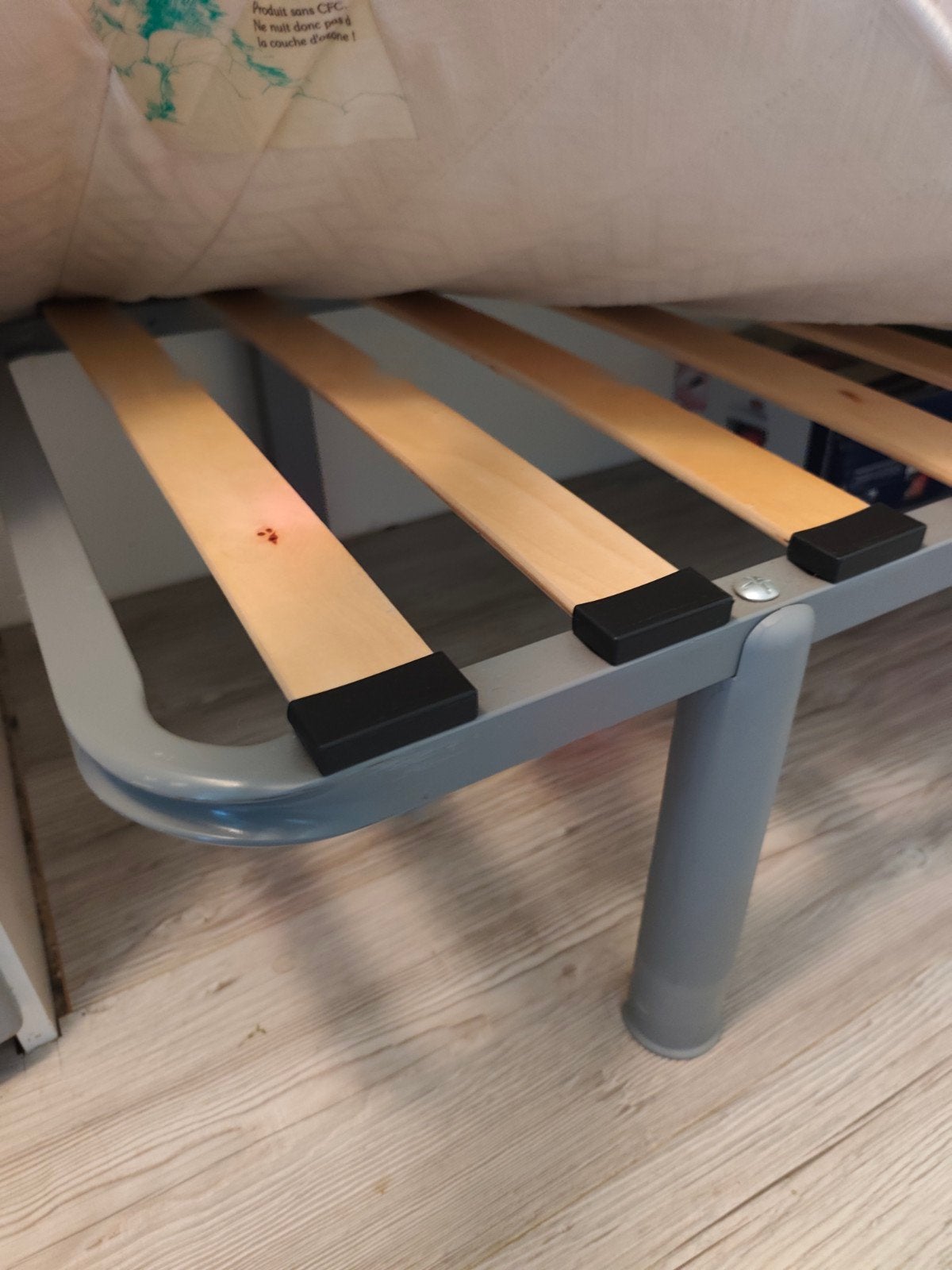 Compact eenpersoonsbed met 2 matrassen - ideaal voor chalet, Ophalen, 190 cm of minder, Zo goed als nieuw, Metaal