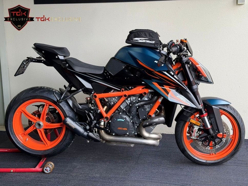KTM 1290 SUPERDUKE R 3.0 NIEUWSTAAT SHARK SUPER DUKE R 1390, 2 cilinders, Motorrijbewijs A, Bedrijf, 1301 cc