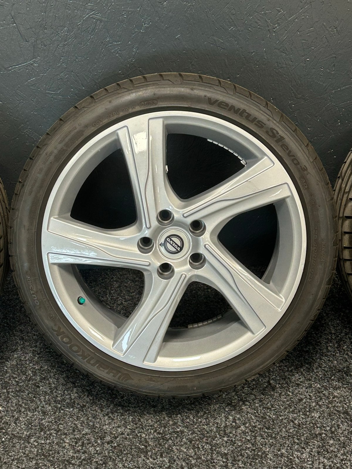 Volvo 18 inch velgen met Hankook Ventus S1 evo3 zomerbanden, Auto-onderdelen, Banden en Velgen, Ophalen, 18 inch, Gebruikt, Banden en Velgen