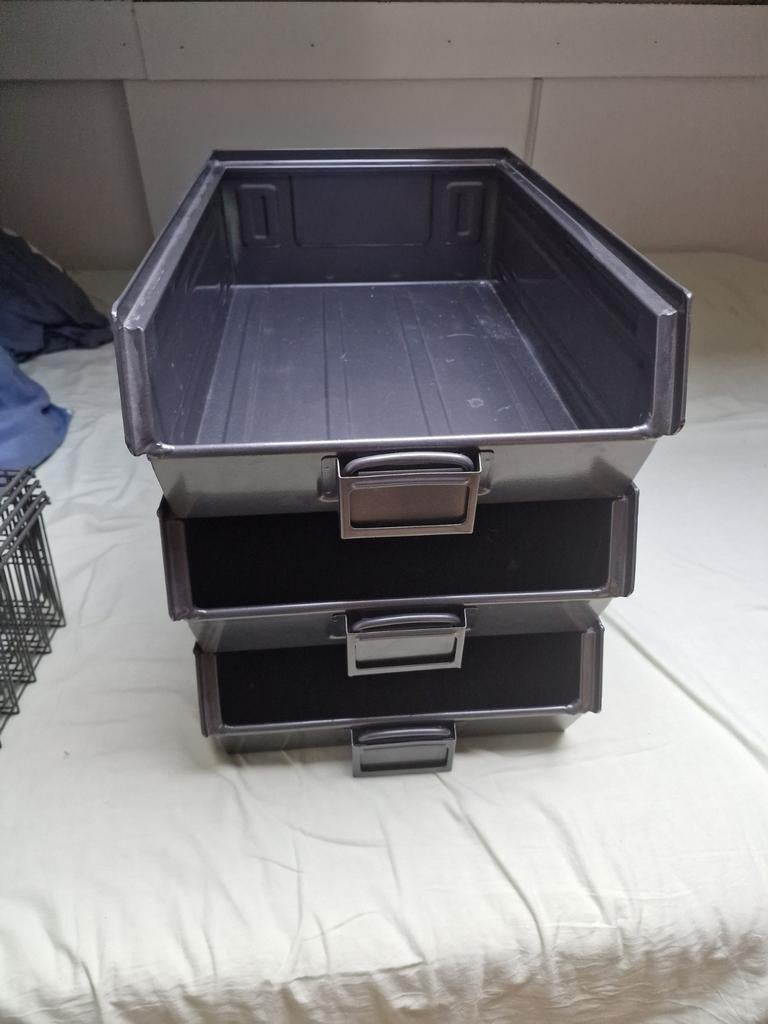 Stapelbare metalen bakken - 3 stuks 50x32x14cm, Doe-het-zelf en Verbouw, Kratten en Dozen, Gebruikt, 40 tot 60 cm, 50 tot 75 cm