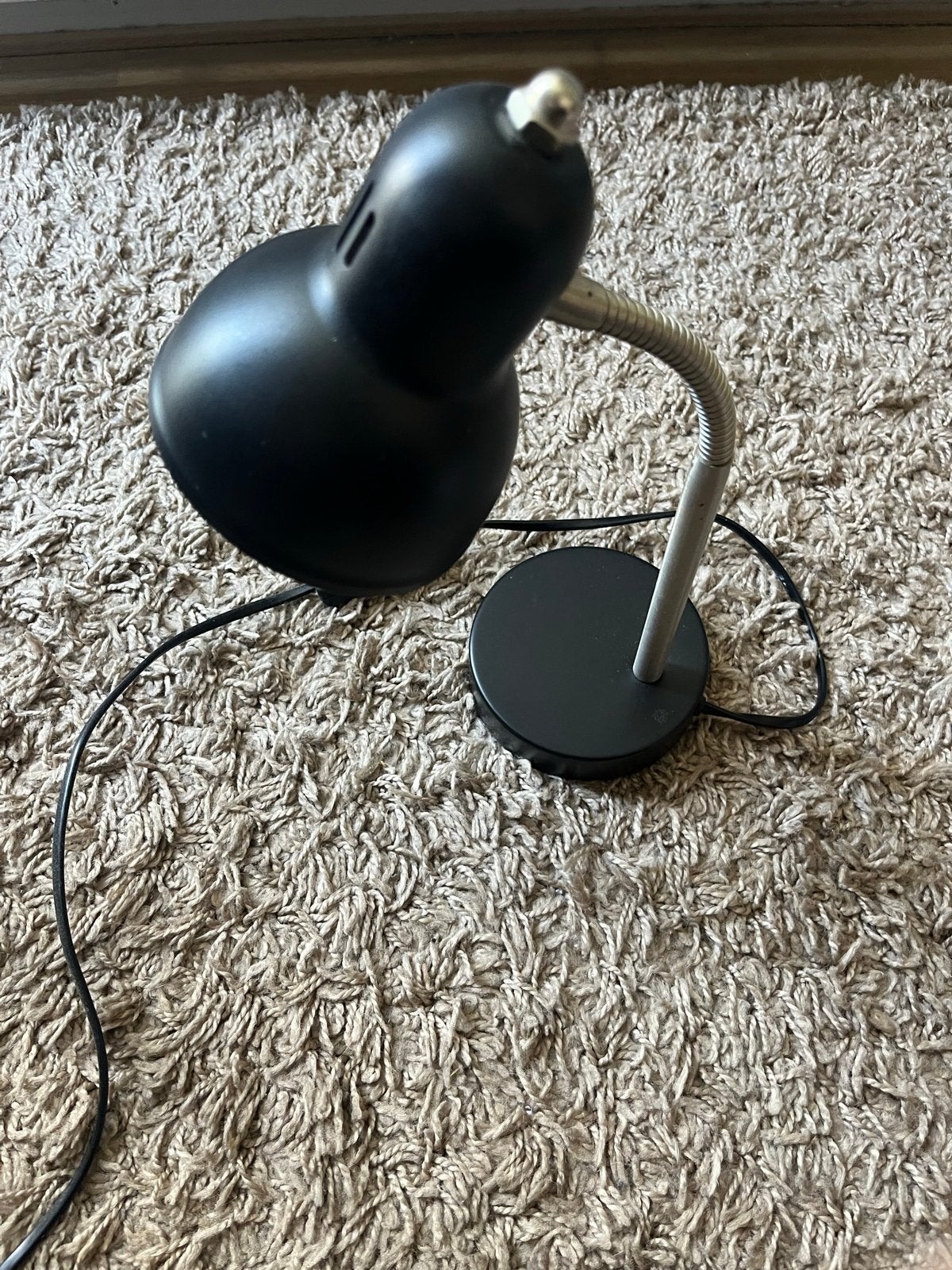 Zwarte bureaulamp met flexibele arm en E14 fitting, Ophalen, Bureaulamp, Gebruikt, E14 (klein)