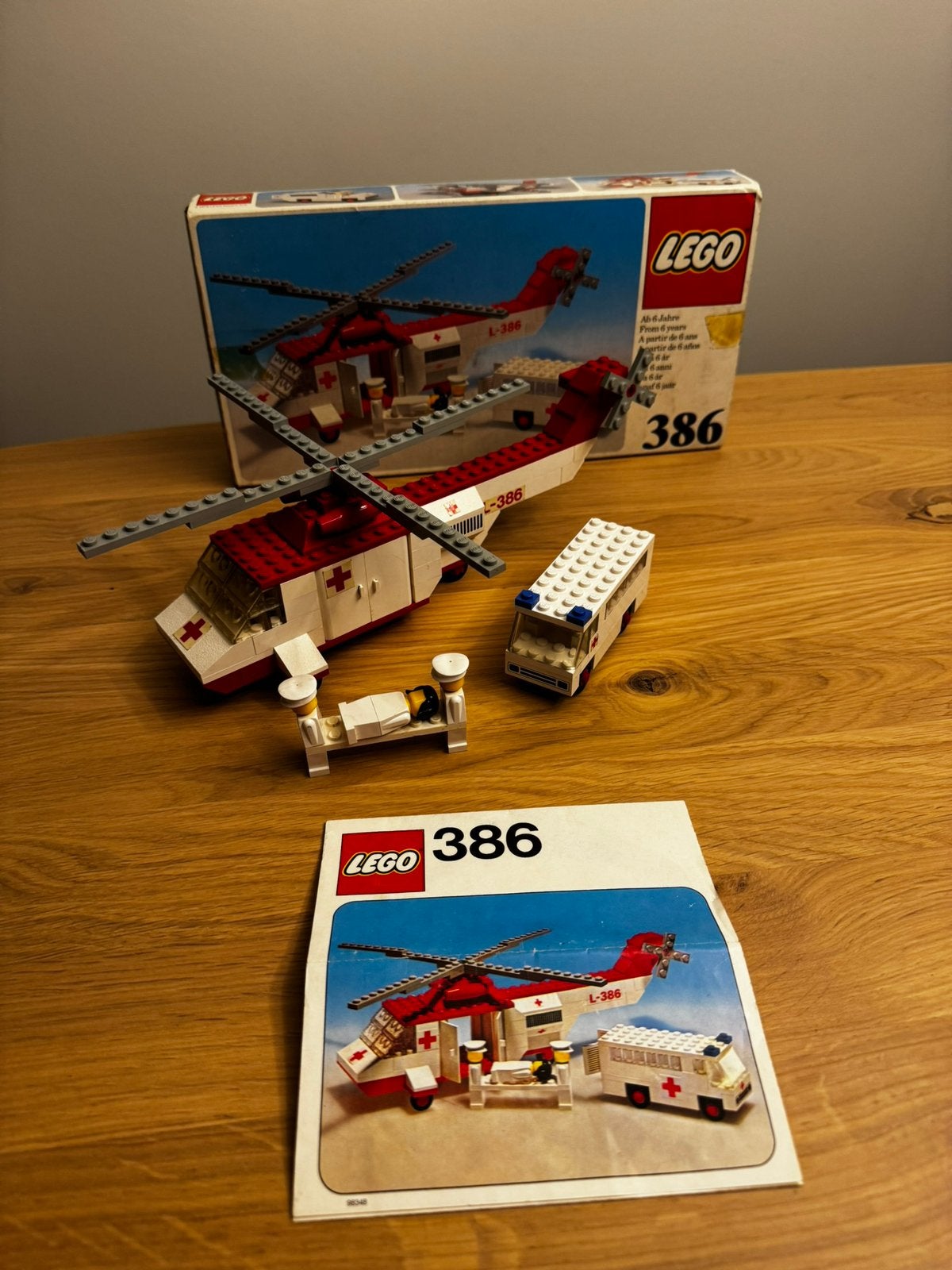 LEGO set 386 Red Cross Helicopter and Ambulance (+ doos), Kinderen en Baby's, Lego, Ophalen of Verzenden, Zo goed als nieuw, Complete set