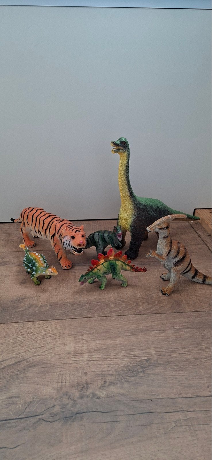 dinosaurus en tijger, Ophalen, Gebruikt