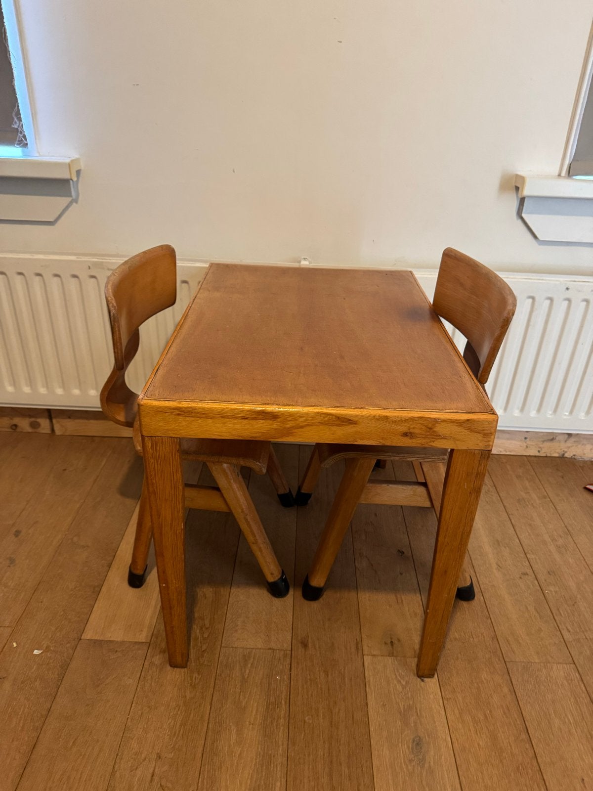 Vintage tafeltje met twee stoeltjes, Ophalen