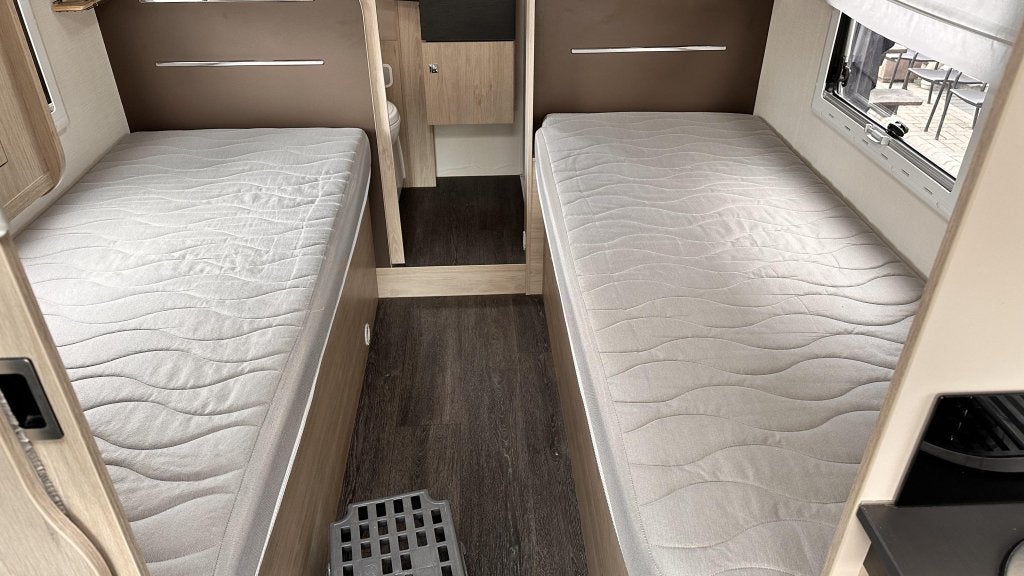 Lage Enkele bedden,Hefbed Chausson Special Edition 757, Caravans en Kamperen, Ringverwarming, Fiat, Luifel, Koelkast