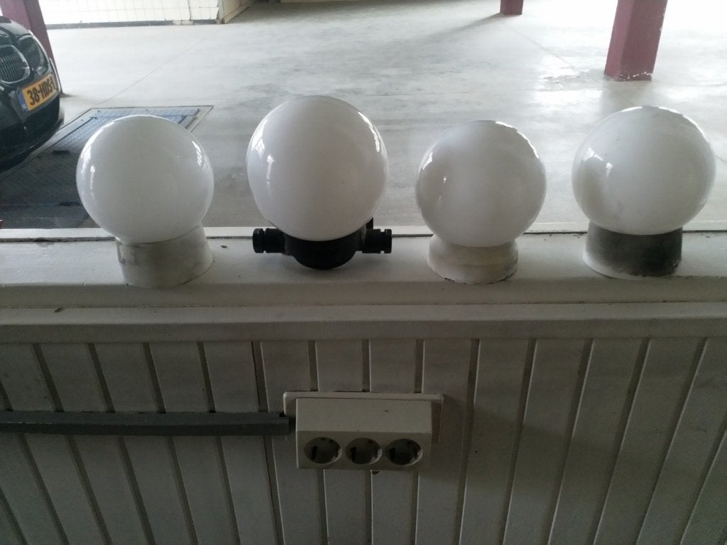 bakeliette voet 2 x met melkglazen bollen, Ophalen of Verzenden, Huis en Inrichting