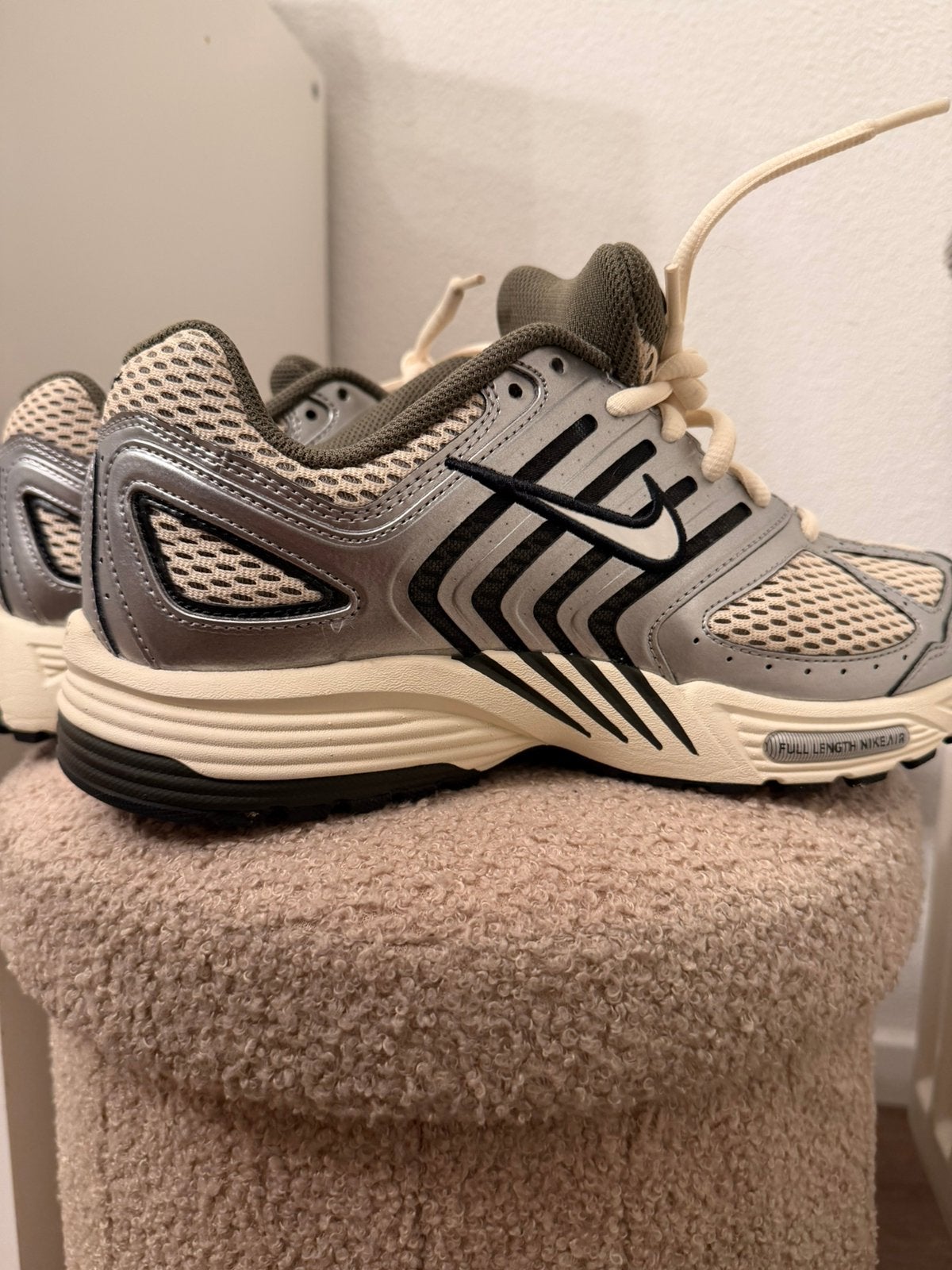 Nike Air Pegasus grijs/zwart – maat 44, Kleding | Heren, Schoenen, Ophalen of Verzenden, Zo goed als nieuw, Zwart