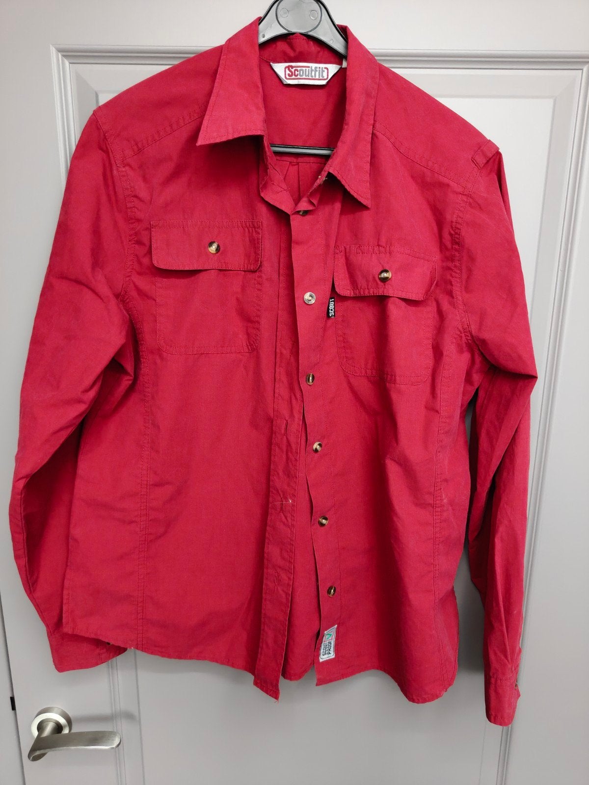 Scoutfit rood overhemd - Maat 42 - explorer - rover scout, Ophalen of Verzenden, Zo goed als nieuw, Kleding