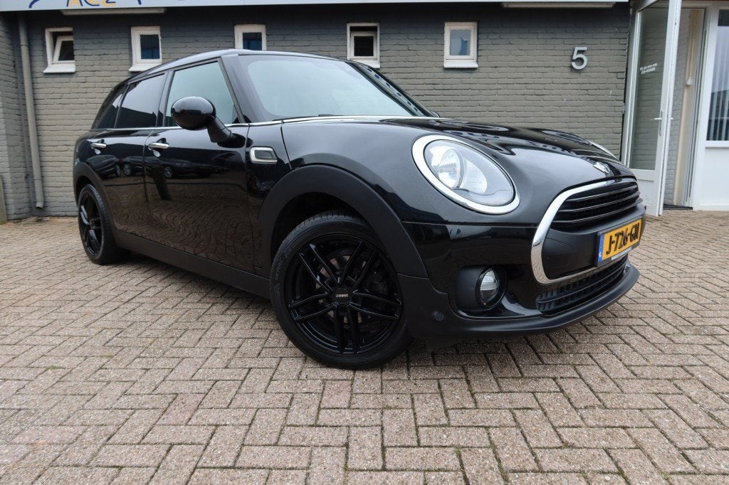 Mini CLUBMAN 1.5 ONE , AUTOMAAT , NAVI  ENZ...., Auto's, Automaat, Gebruikt, Zwart, 102 pk
